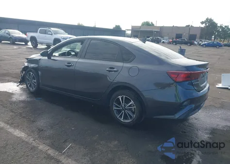 2023 Kia Forte Lxs z USA, uszkodzony, nr VIN 3KPF24AD3PE590354